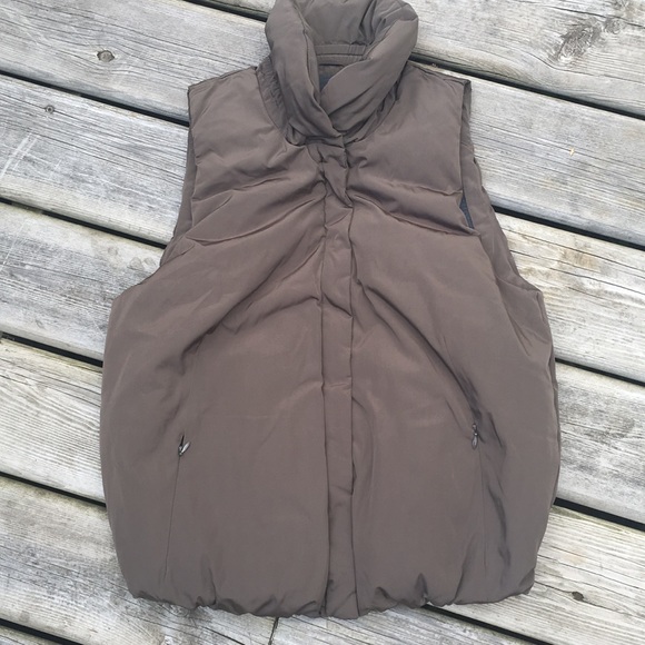 Brand New Gap puffy vest Medium - Picture 1 of 5